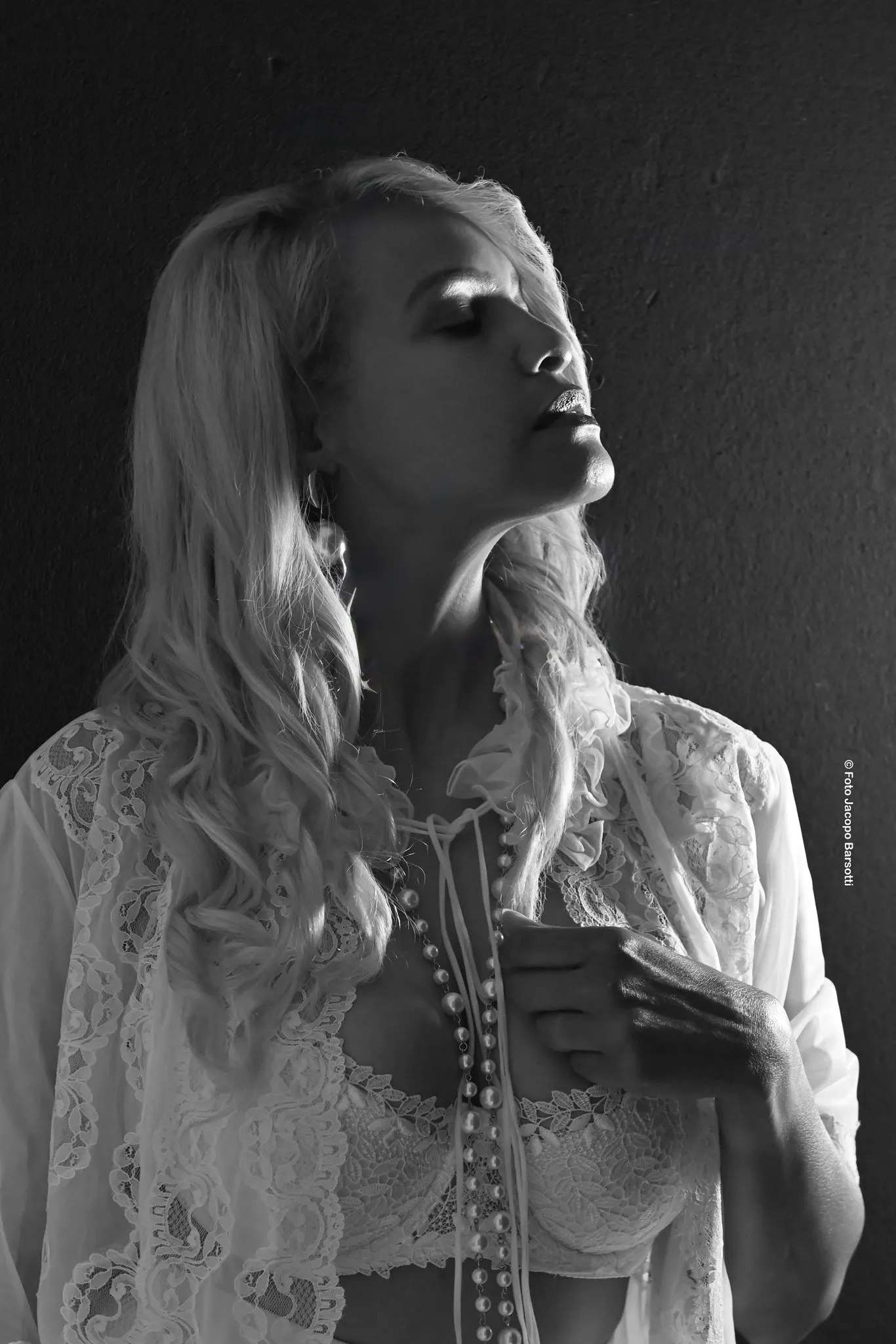 Yenisey Constantin shooting fotografico modella Milano alta moda